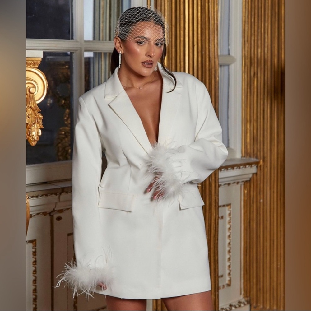 NWT Elegant White Oversized Feather-Trim Blazer Mini Dress | Simi London